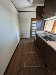 全面リノベーションの施工前の写真（キッチン）